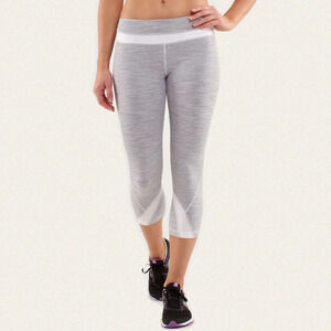Lululemon Run: Inspire Crop II